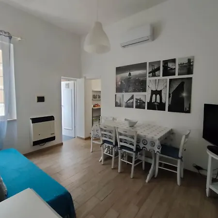 Gio-house لاديسْبولِ
